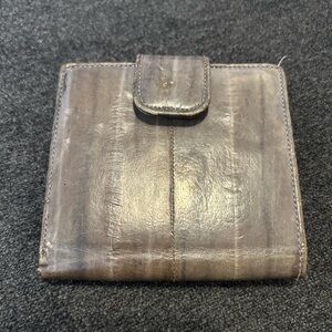 Vintage clasp wallet